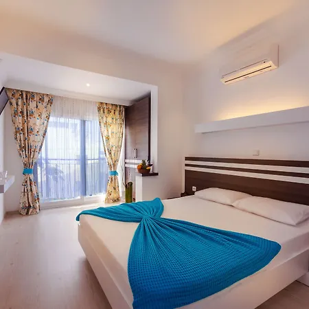 Puya Hotel 2*