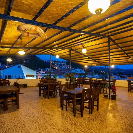 Puya Hotel